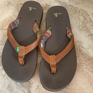 Sanuk Flip Flop - Size 6